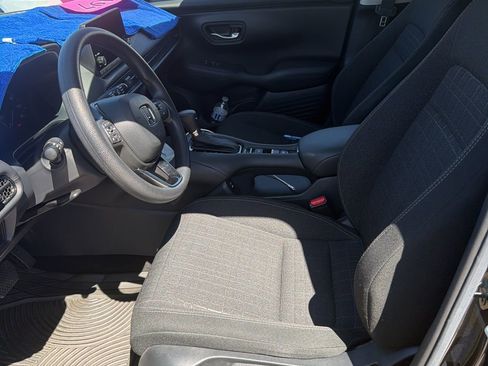 Used 2025 Honda HR-V LX image 2