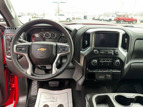 Used 2020 Chevrolet Silverado 1500 LT image 14