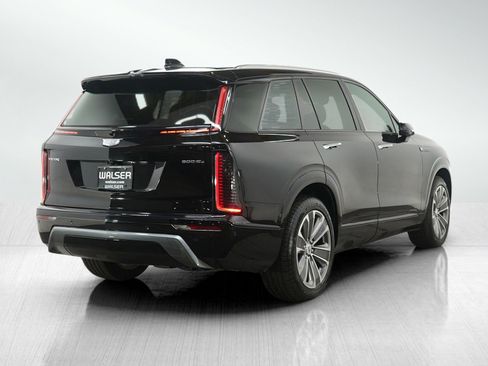 Used 2026 Cadillac Vistiq Luxury image 5