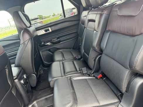 Used 2021 Ford Explorer Platinum w/ Equipment Group 601A AWD/4WD image 24