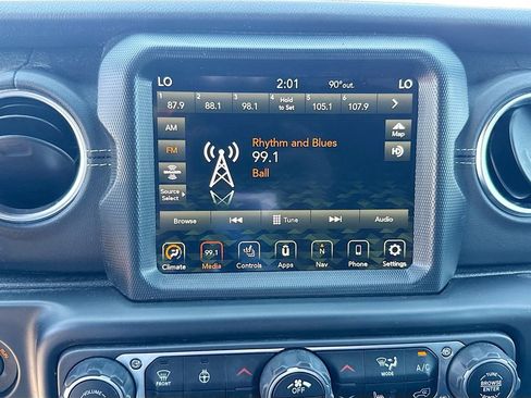 Used 2021 Jeep Wrangler Unlimited Sahara w/ Cold Weather Group image 16