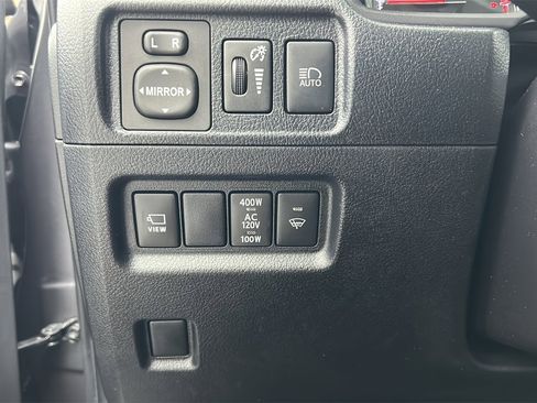 Used 2022 Toyota 4Runner Limited image 38