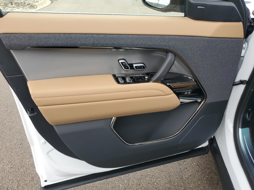 New 2027 Land Rover Range Rover Sport SE AWD/4WD image 7