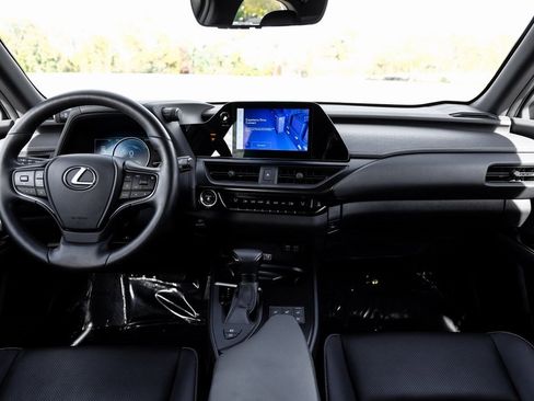 Used 2023 Lexus UX 250h FWD w/ Premium Package image 18