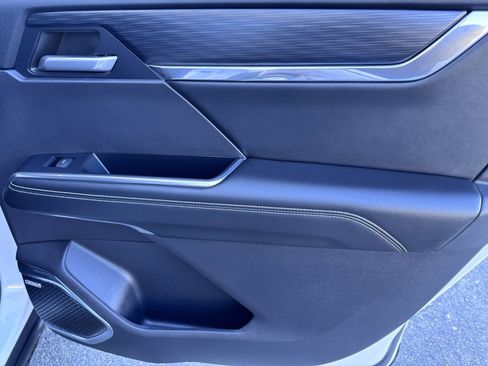 Used 2024 GMC Acadia Elevation image 15