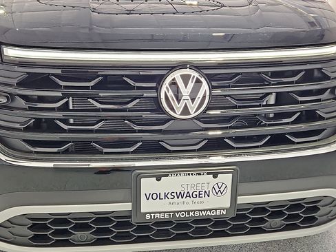 New 2026 Volkswagen Atlas Cross Sport SE FWD image 11