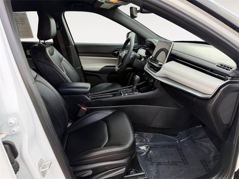 Used 2024 Jeep Compass Limited image 14