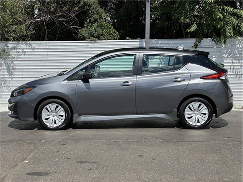 Used 2025 Nissan Leaf S FWD image 13
