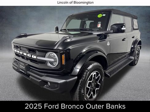 Used 2025 Ford Bronco Outer Banks AWD/4WD image 1