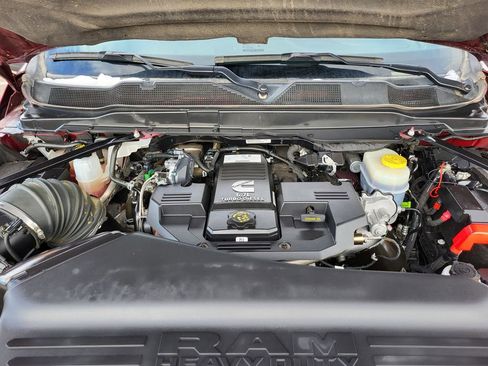 Used 2024 RAM 2500 Limited w/ Safety Group image 32