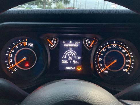 Used 2025 Jeep Gladiator Sport AWD/4WD image 13