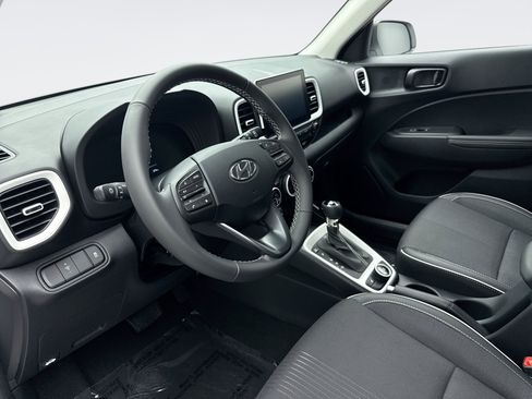 Used 2026 Hyundai Venue SEL FWD image 10