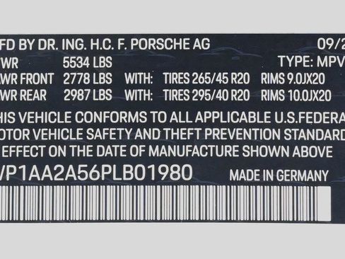 Certified 2023 Porsche Macan AWD/4WD image 30