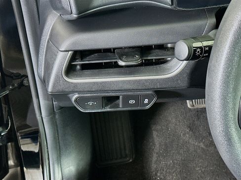 Used 2025 Kia K4 LXS image 17