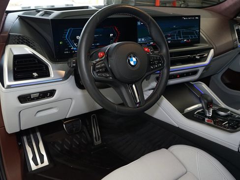 Used 2023 BMW XM AWD/4WD image 2