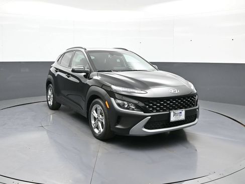 Certified 2022 Hyundai Kona SEL w/ Convenience Package FWD image 3