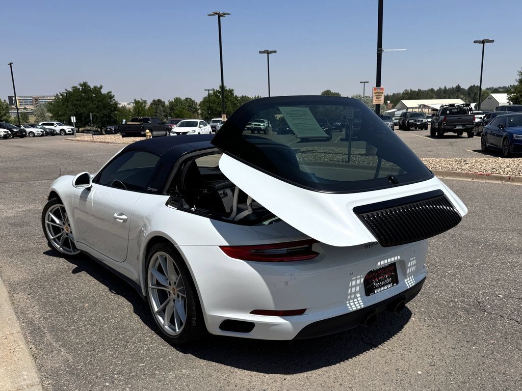 Used 2019 Porsche 911 Targa 4 AWD/4WD image 13