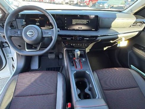 New 2026 Nissan Kicks SR w/ Cold Weather Package image 18