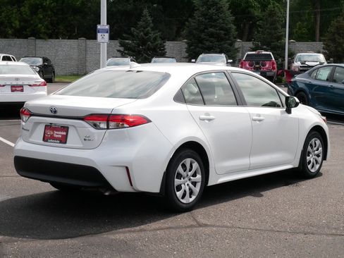 Certified 2025 Toyota Corolla LE FWD image 7