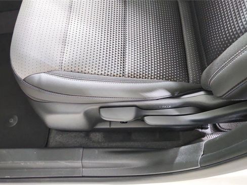 New 2026 Chevrolet Trax LT w/ LT Convenience Package FWD image 11