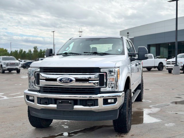 Used 2017 Ford F250 XLT w/ XLT Value Package AWD/4WD image 2