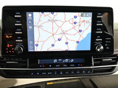 Used 2022 Toyota Sienna Platinum AWD/4WD image 6