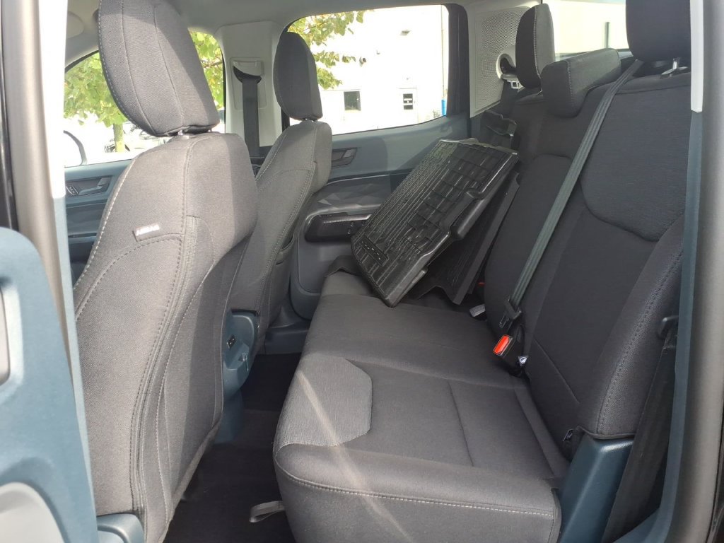 Certified 2025 Ford Maverick XL FWD image 8