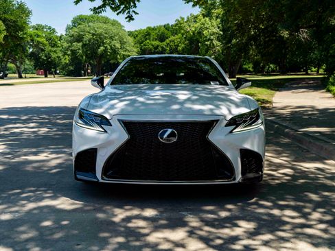 Used 2019 Lexus LS 500 F Sport w/ Accessory Package (Z2) AWD/4WD image 3