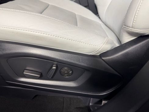 Used 2025 Ford Explorer Platinum w/ LUX Leather Package AWD/4WD image 24