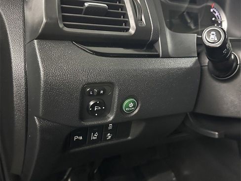 Used 2016 Honda Pilot Touring image 14