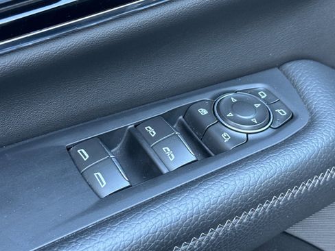 Used 2025 GMC Yukon Denali image 13