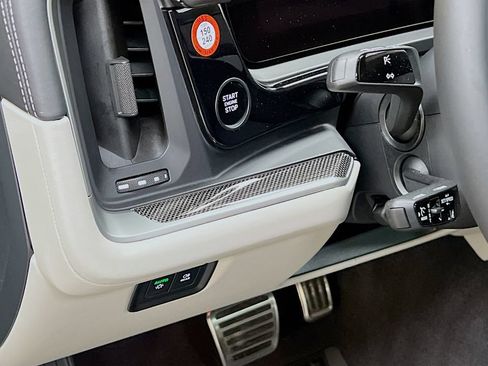 Certified 2026 Porsche Cayenne GTS AWD/4WD image 11