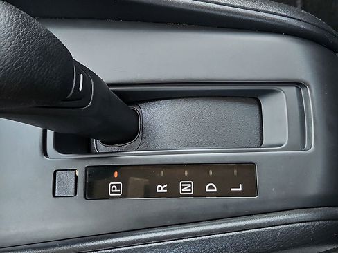 Used 2023 Nissan Versa S FWD image 23
