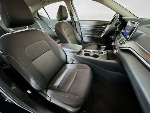 Used 2025 Nissan Altima 2.5 SV image 29