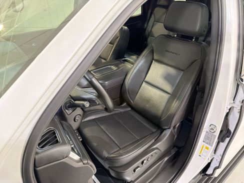 Used 2023 GMC Yukon Denali image 10