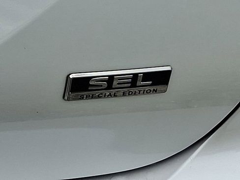 Used 2022 Mitsubishi Outlander SEL image 37