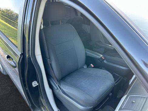 Used 2010 Dodge Grand Caravan SXT FWD image 26