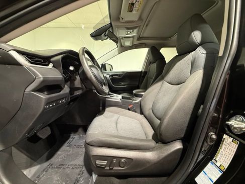 Certified 2022 Toyota RAV4 XLE w/ Convenience Package AWD/4WD image 13