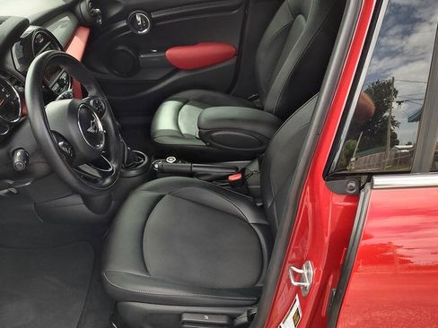 Used 2018 MINI Cooper 4-Door Hardtop FWD image 10
