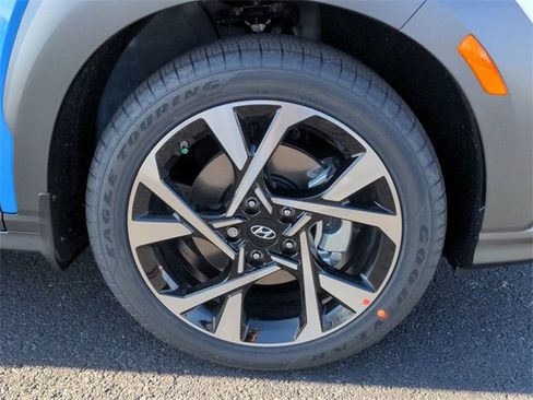 Used 2022 Hyundai Kona Limited w/ Winter Weather Package image 10