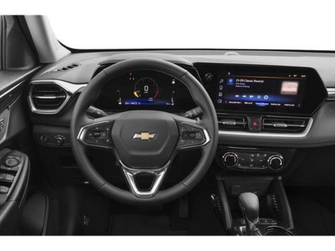 Used 2025 Chevrolet TrailBlazer LT AWD/4WD image 9