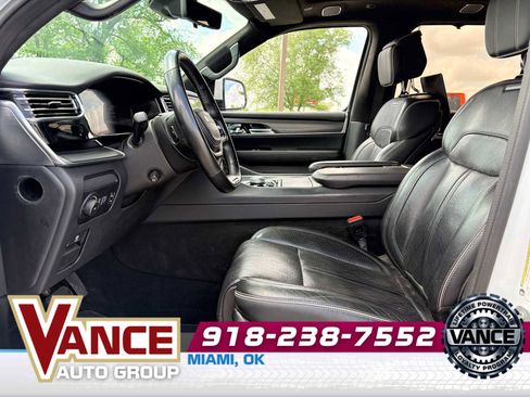 Used 2022 Jeep Grand Wagoneer Series II AWD/4WD image 10