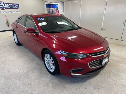 Used 2016 Chevrolet Malibu LT FWD image 9