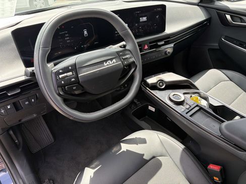 Used 2025 Kia EV6 Light image 7