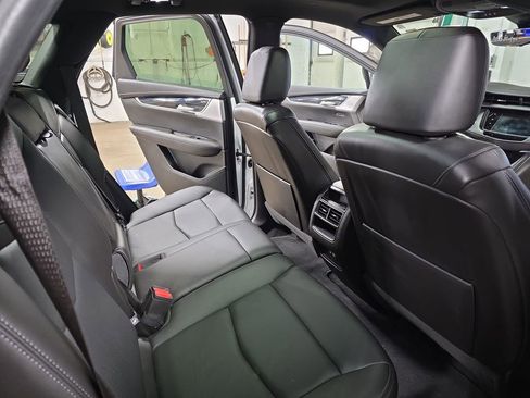 Used 2023 Cadillac XT5 Premium Luxury w/ Technology Package image 11