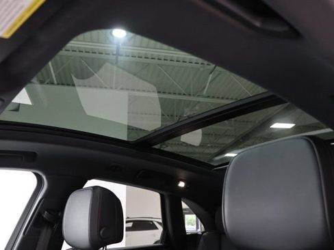Used 2023 Porsche Macan S AWD/4WD image 25