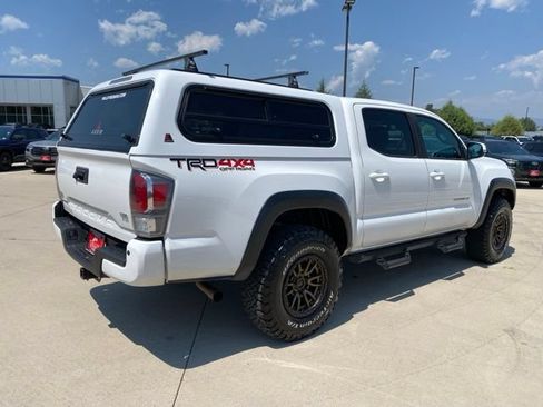 Used 2020 Toyota Tacoma TRD Off-Road w/ TRD Premium Off Road Package AWD/4WD image 5