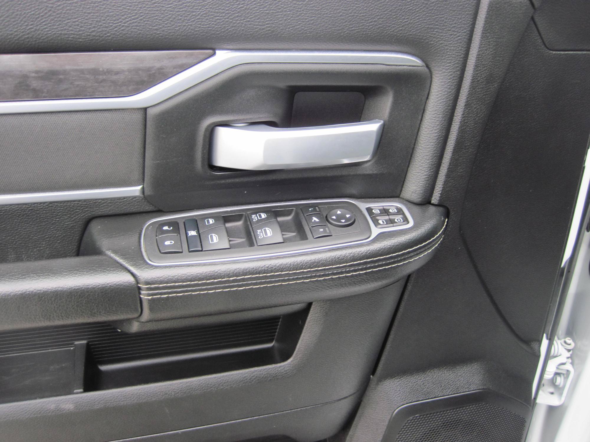 Used 2024 RAM 3500 Big Horn AWD/4WD image 13