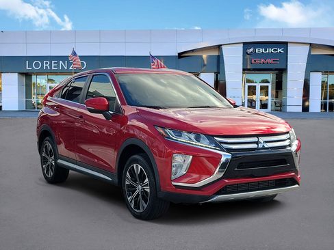 Used 2018 Mitsubishi Eclipse Cross SE image 3