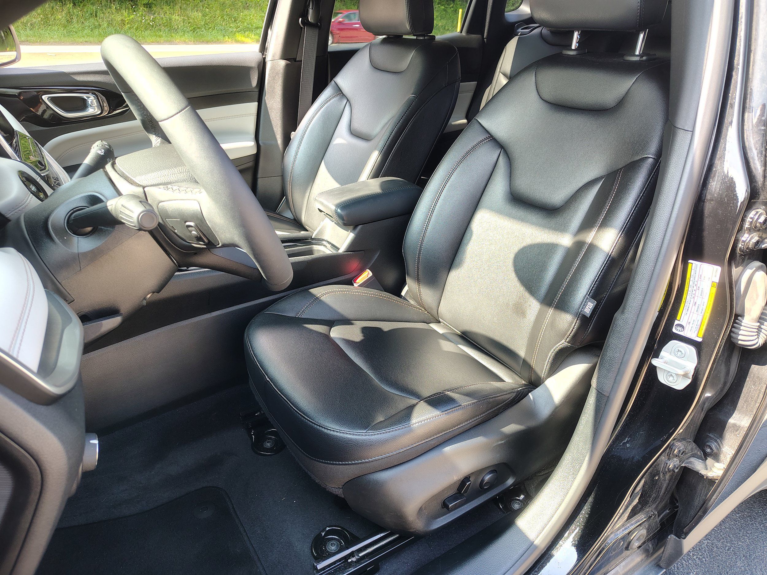 Certified 2024 Jeep Compass Limited AWD/4WD image 14